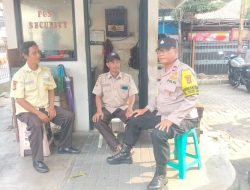 Patroli Dialogis Sore Hari Bhabinkamtibmas Johar Baru Berikan Imbauan Kamtibmas Security Gedung UKM Ikan Hias