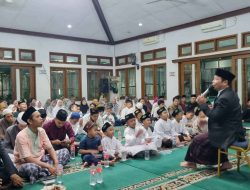 Bhabinkamtibmas Karet Tengsin Hadiri Peringatan Maulid Nabi Muhammad SAW Masjid Al Furqon