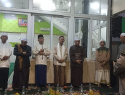 Bhabinkamtibmas Petamburan Bersama Ketua RW 02 Hadiri Maulid Nabi Muhammad SAW Di Masjid Al Makmur