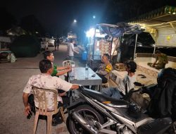 Cegah Gangguan Kamtibmas Di Wilayah, Bhabinkamtibmas Duri Pulo Sambangi Awak Pos Kamling