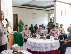 Kapolres Metro Jakarta Timur Berikan Surprise Ke Kodim 0505/JT Pada HUT TNI Ke 79