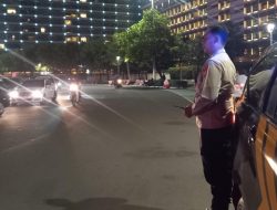 Kapolsubsektor Pegangsaan Melayani Pemantauan Aktivitas Pagi Hari Sekitar Bunderan HI