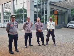 Kasubnit Patroli Beserta Butir Dan Bhabinkamtibmas Karet Tengsin Patroli Dialogis Dan Sambangi Security PT. GCU