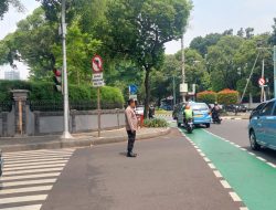 Kasubnit Patroli Menteng Gatur Lalin Sore Antisipasi Padat Lalin