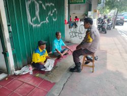 Bhabinkamtibmas Kelurahan Kemayoran melaksanakan kegiatan Sambang dan Patroli Dialogis