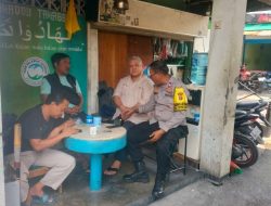Bhabinkamtibmas Johar Baru Patroli Dialogis Sambang Tokoh Agama dan Warga Di Pemukiman RW 11