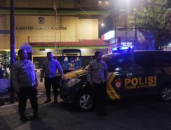 Patroli Dialogis Dini Hari Di Pemukiman Padat Antisipasi Tawuran Warga