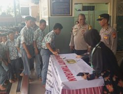 Kasubnit Bintibsos Unit Binmas Polsek Metro Gambir Melaksanakan Penyuluhan dan Deklarasi Gerakan Anti Tawuran di SMK JP 01 Jakarta