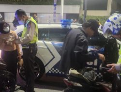 Penindakan Kendaraan Oleh Personil Gabungan di Depan Grand Hyatt Menteng