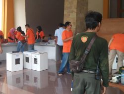 Bhabinkamtibmas Cempaka Putih Timur Hadiri Peremajaan Ketua Rt  Di Wilayah Rw 06