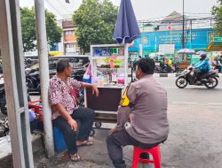 Bhabinkamtibmas Kelurahan Kemayoran Melaksanakan Kegiatan Sambang Dan Patroli Dialogis