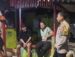 Patroli Dialogis Poskamling RW 02 Bhabinkamtibmas Kebon Melati Berikan Imbauan Kamtibmas Kepada Petugas Siskamling