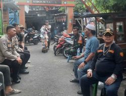 Patroli Dialogis Pemukiman Bhabinkamtibmas Kebon Melati Gabung Babinsa Berikan Imbauan Kamtibmas Kepada Warga RT 08/12