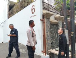Bhabinkamtibmas Cideng patroli wilayah dan sambangi warganya di Jl. Siantar dan berikan himbauan Kamtibmas