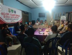 Kapolsek Johar Baru Ajak Warga Ngopi Kamtibmas, Sambil Ngopi Bahas Kamtibmas Di Pos Sekretariat RW 05 Galur