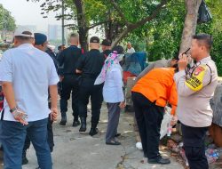 Bhabinkamtibmas Kelurahan Kebon Kosong Melaksanakan Kegiatan Penertiban di Wilayah Kel. Kebon Kosong Kemayoran Jakarta Pusat