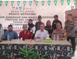 Personil Polsek Senen Amankan Distribusi Logistik Pilkada DKI Jakarta Tahun 2024