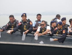 KONFERENSI PERS PENYELUDUPAN BENIH BENING LOBSTER SEBANYAK 237.305 BENIH BENING LOBSTER SENILAI 23,6 MILIAR RUPIAH