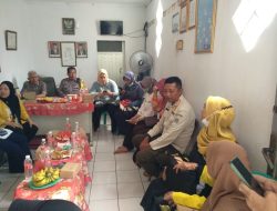 Bhabinkamtibmas Kelurahan  Harapan Mulia Melaksanakan Dan Memonitoring Kegiatan Jumat Keliling