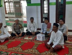 Sholat Jumat Berjemaah Bhabinkamtibmas Kebon Melati Sambangi Pengurus Masjid Al Musyaffa