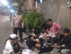 Antisipasi Tawuran, Kapolsubsektor Galur Bubarkan Anak-anak Remaja Yang Nongkrong Tengah Malam