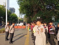 Kapolsek Senen Pimpin Apel Pengamanan Pelantikan Presiden Dan Wakil Presiden Terpilih Periode 2024- 2029