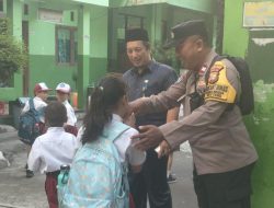 Bhabinkamtibmas Gondangdia Berikan Imbauan Para Siswa-siswi SDN Gondangdia 03 Pagi Untuk Tetap Mengikuti Giat Belajar Mengajar dan Anti Terhadap Tawuran