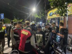 Patroli Cipta Kondisi Polsek Johar Baru Bersama Tiga Pilar Bubarkan Berkumpulnya Anak-anak Remaja Yang Berpotensi Tawuran