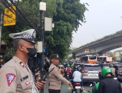 Patroli dan Pengaturan Lalu Lintas oleh Kapolsubsektor Tanah Tinggi Bersama Unit Lantas dan Dishub di Jalan Letjend Suprapto
