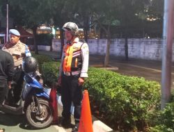 Cegah Aksi Tawuran, Bubarkan Kerumunan Para Remaja Depan Hotel Indonesia Menteng