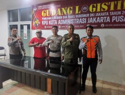 Sukseskan Pilkada Aman dan Damai, Polsek Johar Baru Tingkatkan Pengamanan Area Gudang Logistik Pilkada