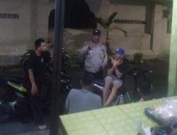 Patroli Pemukiman Antisipasi Rawan Tawuran Malam Hari Kapolsubsektor Galur Imbauan Bubarkan Berkumpulnya Anak-anak Remaja