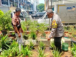 Dorong Program Ketahanan Pangan Warga Yang Berbasis Hidroponik Bersama Bhabinkamtibmas Mangga Dua Selatan