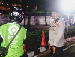 Terapkan Disiplin Pengemudi Ojek Online dan Warga Depan Hotel Grand Hyatt
