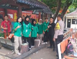 Bhabinkamtibmas Kelurahan Johar Baru Sambang dan Patroli Wilayah Berikan Himbauan kepada Pelajar Pulang Sekolah