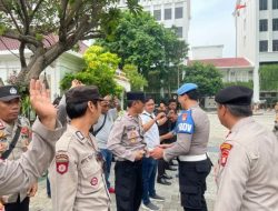 Kapolsek Johar Baru Pimpin Apel Persiapan Pengamanan Unjuk Rasa Di Gedung BPOM RI