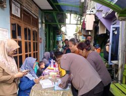 Bhabinkamtibmas Kelurahan Kemayoran Melakukan Monitoring Kegiatan Posyandu Balita Dan Lansia