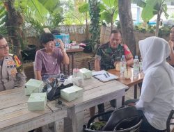 Sinergitas TNI – Polri Jelang Pilkada Bhabinkamtibmas Cempaka Putih Timur Bersama Babinsa Ajak Warga Wujudkan Pilkada Damai