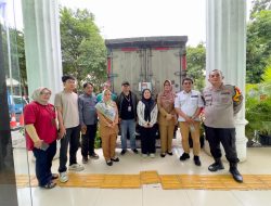 Pemantauan Pendistribusian Logistik Pilkada Kantor Kecamatan Menteng