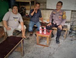 Jelang Pilkada Bhabinkamtibmas Karet Tengsin Berkunjung Ke Ketua RT 13/03 Koordinasi Kewilayahan