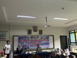 Cegah Tawuran Bhabinkamtibmas Karet Tengsin Berikan Penyuluhan Anti Tawuran Kepada Pelajar SMPN 38 Jakarta