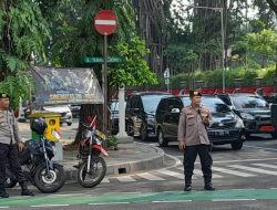 Antisipasi Persimpangan Jalan Pangeran Diponegoro Menteng Menjelang Siang Hari