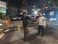 Bhabinkamtibmas Kelurahan Kebon Kacang Patroli Dialogis Malam Hingga Dini Hari Antisipasi Tawuran Dan 3 Cepu RW 10