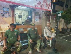 Patroli Dialogis Bhabinkamtibmas Pasar Baru Di Pos Kamling RW. 02