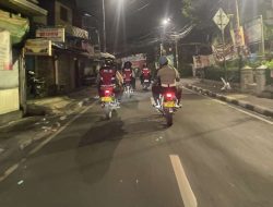 Patroli Bermotor Polsek Johar Baru Antisipasi Tawuran Warga Malam dan Pagi Hari Di Wilayah Johar Baru.