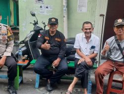 Jelang Pilkada Bhabinkamtibmas Kebon Melati sambangi Ketua RW 12 Dan Tomas Sampaikan Imbauan Kamtibmas
