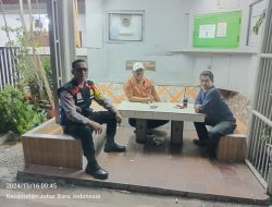Sambang Pos Kamling Bhabinkamtibmas Kampung Rawa Ajak Petugas Satkamling dan Warga Jaga Wilayah dari Tawuran