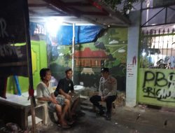 Patroli Dialogis Kapolsubektor Kayu Awet Interaksi dan Komunikasi Sosial Dengan Warga RW 01 Johar Baru