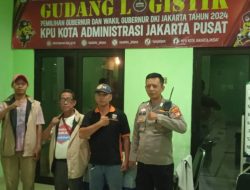 Pengamanan Logistik Pilkada DKI Jakarta 2024 Di Kantor PPK Kecamatan Menteng Oleh Personil Polsek Metro Menteng