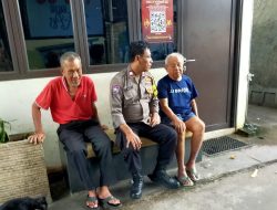 Bhabinkamtibmas Galur Pererat Hubungan dengan Tokoh Masyarakat dan Warga Lewat Kegiatan Sambang